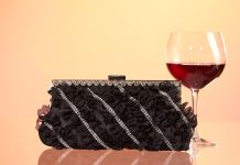 Клатч з рюшами та стразами на рамковому замку 80415 (сірий)