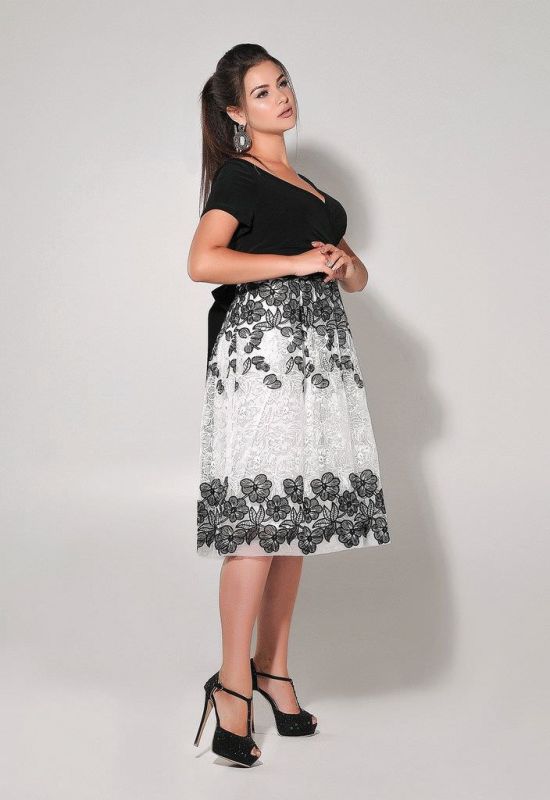 P 0965 Платье коктейльное из двухцветного гипюра с мягким трикотажем (черный)