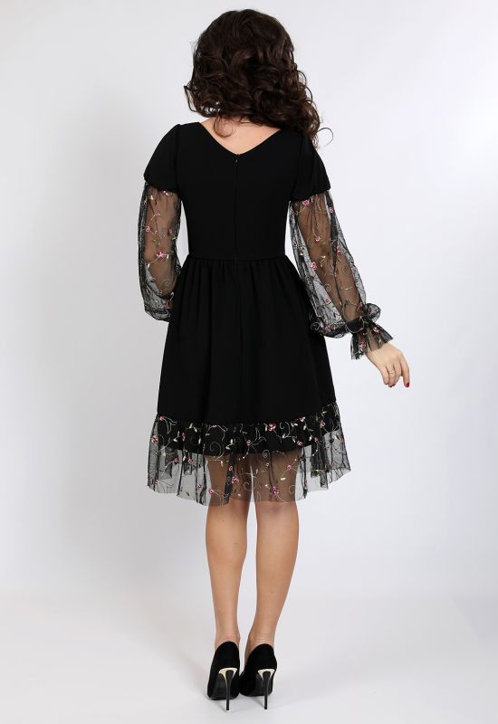 P 1043 Платье коктейльное с гипюровами манжетами и декорацией юбки (черный)