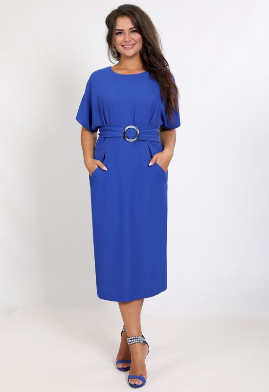 P 1055 A Платье коктейльное с поясом прямого кроя (синий)